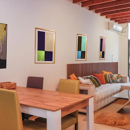 Urban Loft Space カヴァラ